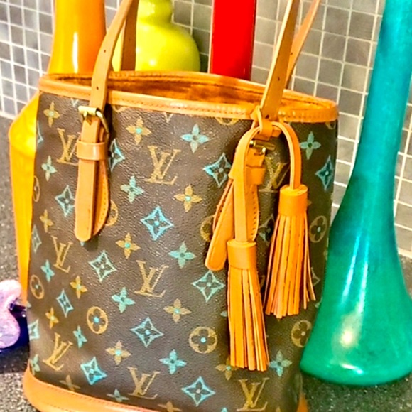 WOW POSHMARK - Authentic Louis Vuitton Bucket Bag PM - Picture 13 of 16